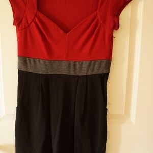 Colour-block dress with pockets